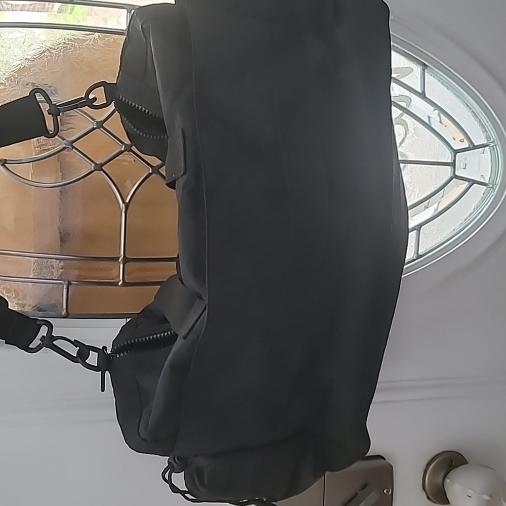 NWOT Tommy Bahama Rectangular Nylon Duffle Bag - Travel, Gym & more - Picture 6 of 9